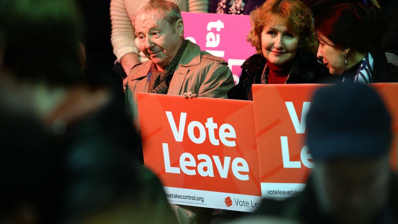 Fotografija: Uradna kampanja brexita Vote Leave ni spoštovala zakonskih določil o izdatkih v kampanji. FOTO: Oli Scarff/AFP