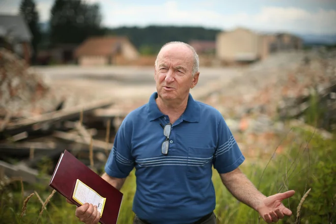 Franc Plut, okoljevarstvenik in predsednik lokalne civilne inciative, napoveduje, da bodo pri zahtevah za sanacijo vztrajali. FOTO: Jure Eržen