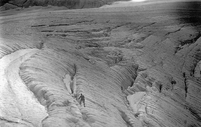 Triglavski ledenik leta 1923. FOTO: arhiv Geografskega inštituta Antona Melika ZRC SAZU