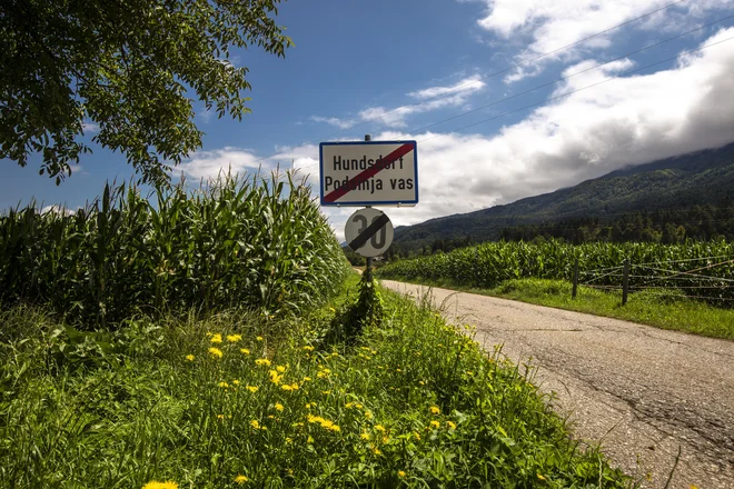 Ker je občina Pliberk prostovoljno postavila štiri dvojezične napise, jih danes na območju slovenske manjšine lahko naštejemo 198. FOTO: Voranc Vogel