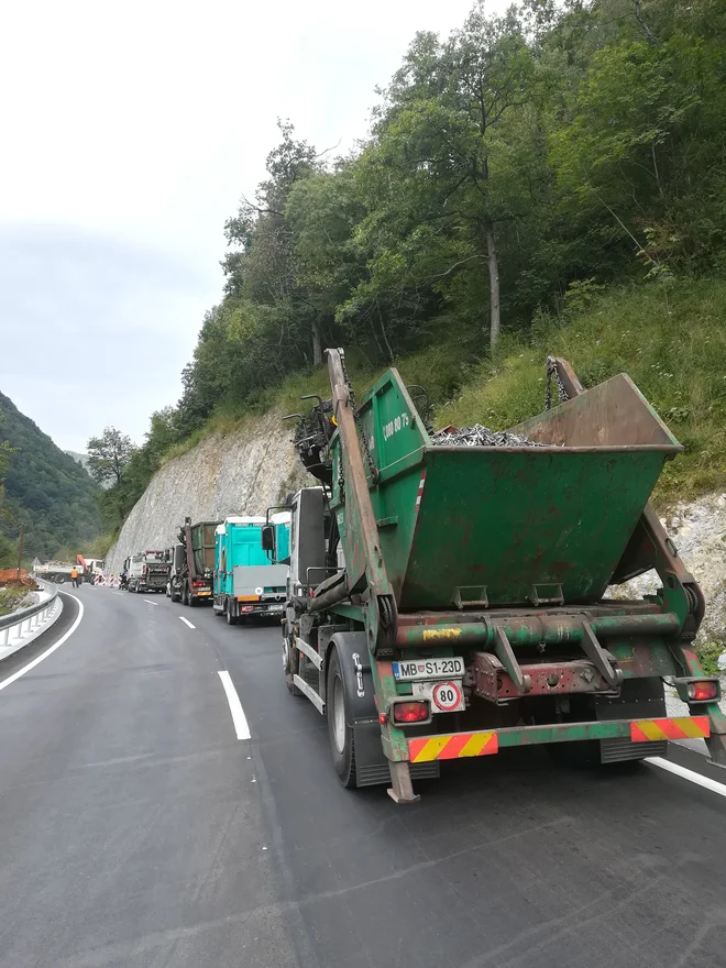 Semafor je tudi na drugem uradnem obvozu proti Tolminu. FOTO: Anja Intihar