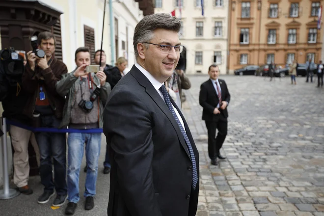 Hrvaški premier Andrej Plenković ima koalicijo , a potrebuje še stalno podporo dela opozicije za pičel glas večine v saboru. FOTO: Matic Dragan