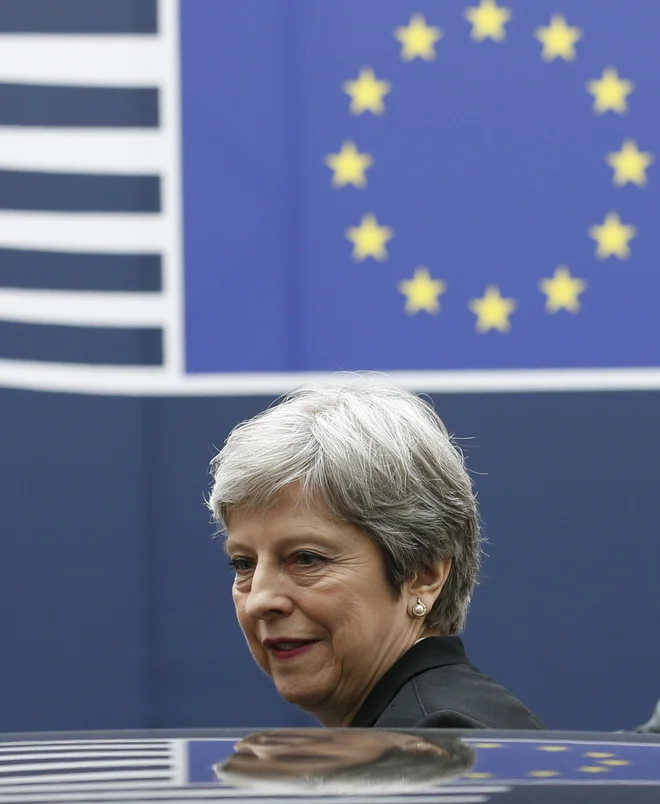 Britanska premierka Theresa May je napačno otipala pulz volivcev, zato ima zdaj vlado brez trdne večine. FOTO: Reuters