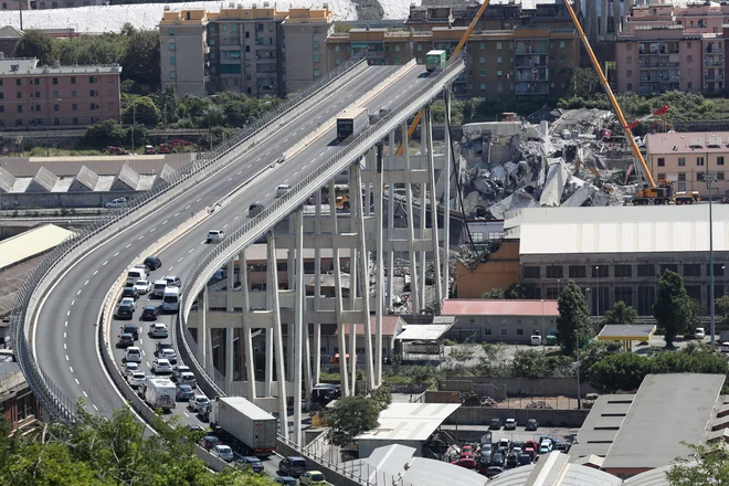 V tragični nesreči je umrlo 43 ljudi. FOTO: Stefano Rellandini/Reuters