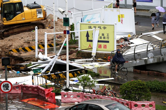 Letošnji doslej najhujši tajfun Mangkhut je konec tedna prinesel opustošenje. FOTO: Jason Lee/Reuters