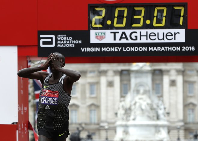 Do letošnjega berlinskega maratona je njegov osebni rekord znašal 2;03:05, postavil pa ga je leta 2016 v Londonu. FOTO: Paul Childs/Reuters