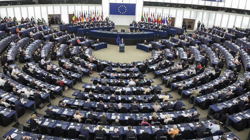 Fotografija: Sodišče EU bo danes presodilo o tožbi skupine 29 novinarjev proti evropskemu parlamentu, ki je zavrnil ­objavo podatkov o porabi denarja za poslance. FOTO: AP