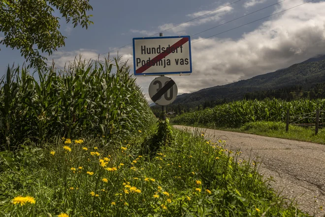 Dvojezična topografija na avstrijskem Koroškem še vedno ni sistematično urejena, a se o teh temah preprosto ne govori več. FOTO: Voranc Vogel/delo