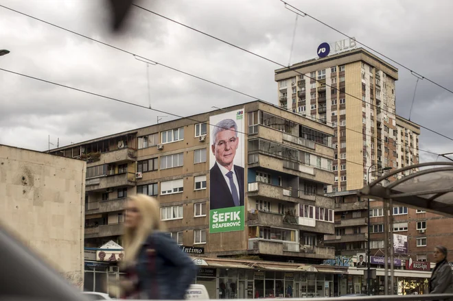 O zapletenosti volitev, ki odraža tudi zapletenost političnega sistema, pričajo tudi neprestani radijski oglasi, v katerih poslušalcem več minut pojasnjujejo, kako glasovati, da bo njihov glas veljaven. FOTO: Voranc Vogel