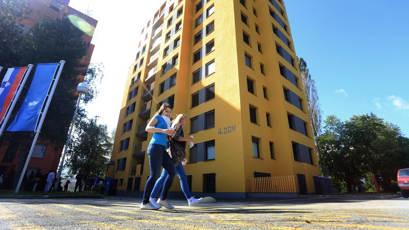 Fotografija: Čakalna lista za javne študentske domove v Mariboru je precej krajša kot v Ljubljani. FOTO: Tadej Regent/Delo
