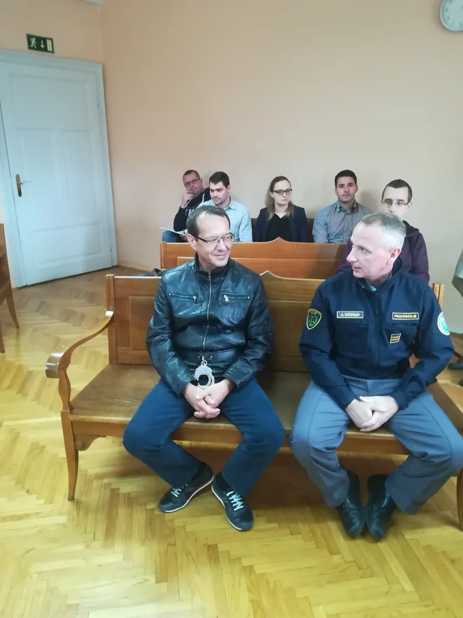 Janko Tomić, ki je zadel dva od bežečih napadalcev, po besedah zagovornice na daleč slabo vidi. FOTO: Aleš Andlovič