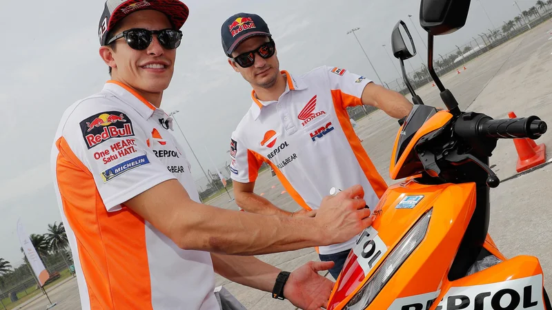 Fotografija: Dani Pedrosa (desno) in Marc Marquez bosta v nedeljo zadnjič združila moči. FOTO: Motogp