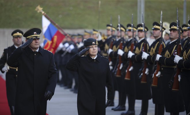 Nova načelnica generalštaba slovenske vojske Alenka Ermenc je požela tudi zanimanje svetovnih medijev. FOTO: Jože Suhadolnik/Delo