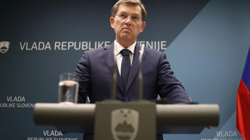 Fotografija: Predsednik vlade Miro Cerar je pozno zvečer 14. marca najavil svoj odstop. Sledile so predčasne volitve, ki so močno premešale karte v državnem zboru. FOTO: Leon Vidic/Delo