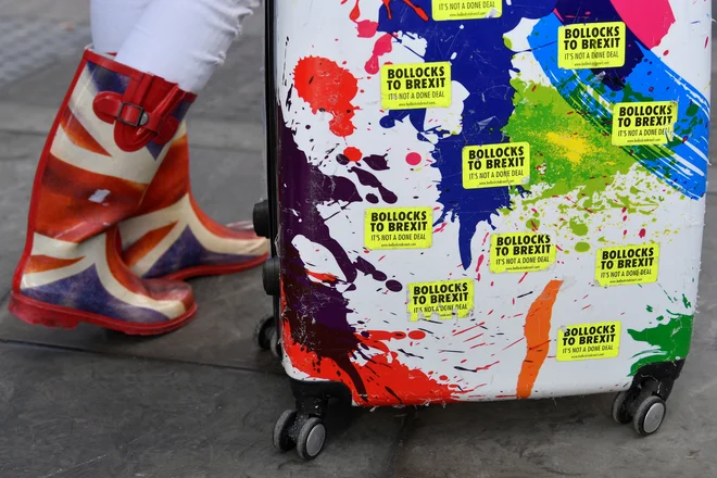 V EU27 vztrajajo, da je odpiranje ločitvenega sporazuma, ki vključuje varovalo za preprečevanje nastanka trde meje na irskem otoku, izključeno. FOTO:&nbsp;Toby Melville/Reuters