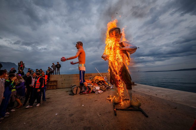 Pustni karneval je bil za nacionaliste dober povod za to, da izrazijo svoje nezadovoljstvo. FOTO: Zvonimir Barisin / CROPIX