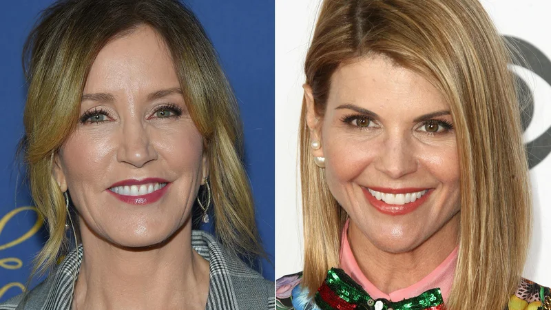 Fotografija: Med obtoženimi starši sta Felicity Huffman, znana iz Razočaranih gospodinj, in Lori Loughlin iz serije Polna hiša. FOTO: Lisa O'Connor in Tommaso Boddi/AFP