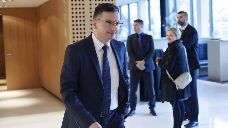 Fotografija: Marjan Šarec ob prihodu novinarjem ni dajal izjav. FOTO: Leon Vidic/Delo