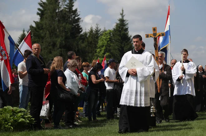 Zaradi prepovedi maše na Libuškem polju je Tomislav Karamarko pozval oblast, naj en dan v maju razglasi za dan nacionalne žalosti in spomina na nedolžne žrtve v Pliberku. FOTO: Lisi Niesner/Reuters
