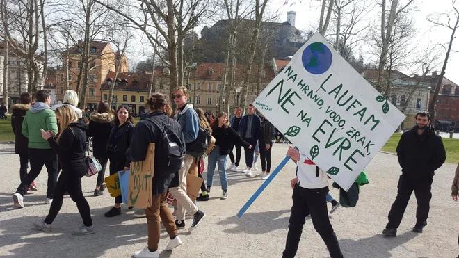 Mladi se zavedajo problema podnebnih sprememb. FOTO: Borut Tavčar
