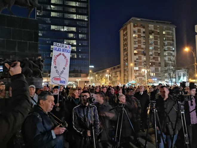 V Nišu so protestirali desetič zapored. FOTO: Milena Zupanič/Delo