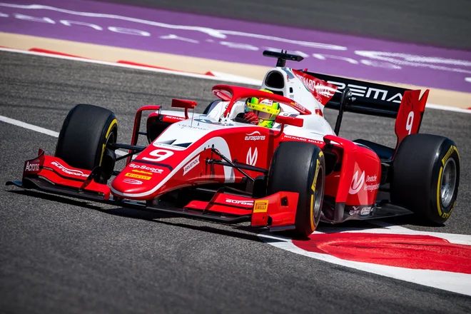 Jutri bo Mick Schumacher prvič dirkal v formuli dve. FOTO: AFP