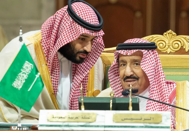 Na savdskem dvoru vpletenost v umor zanikajo. FOTO: Reuters