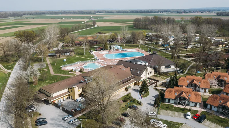 Fotografija: Karba je dodal, da si želijo razvijati Terme Banovci, saj bi radi izboljšali trenutno stanje, bodo pa po zaključenem poslu obdržali okrog petdeset zaposlenih. Foto Jure Banfi