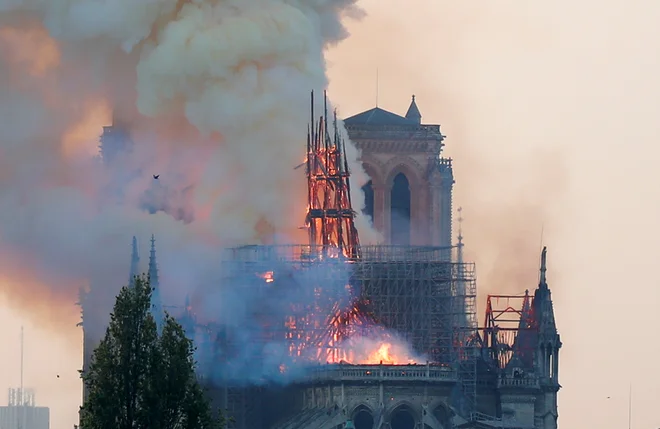 Cerkev Notre-Dame je najbolj obiskana zgradba v Evropi, pred baziliko sv. Petra v Rimu. FOTO: Charles Platiau/Reuters