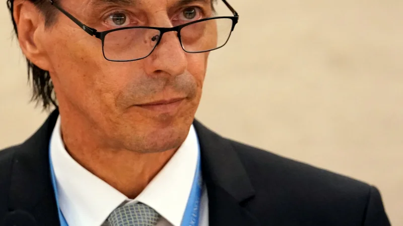 Fotografija: Vojislav Šuc, dolgoletni karierni diplomat, je znan tudi kot goreč zagovornik enakosti med spoloma. Foto Denis Balibouse Reuters