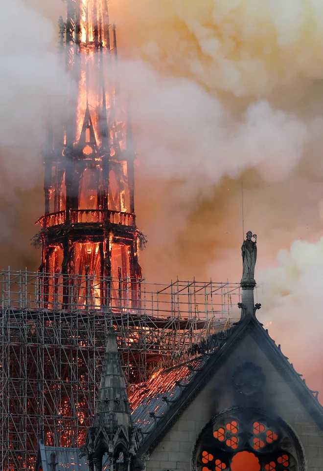 Čeprav je velik del sredstev za obnovo že zagotovljen, so ideje, kako se je lotiti, zelo različne. FOTO: Benoit Tessier/Reuters