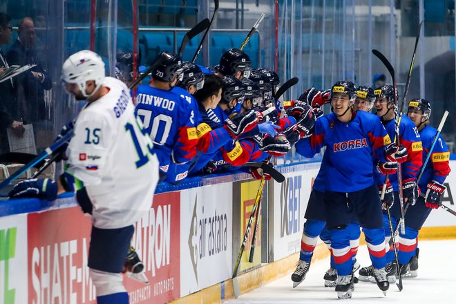 Korejci so se presenetljivo veselili že druge zmage v Kazahstanu, po Madžarski so ugnali še Slovenijo. FOTO: Matic Klanšek Velej/Sportida