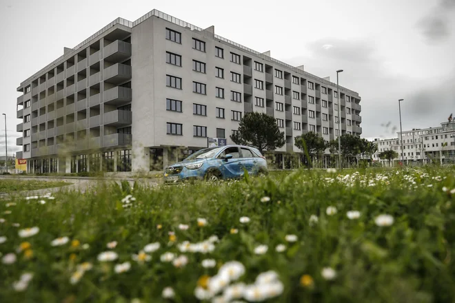 Za stanovanja v Koprskih vratih lahko kupci do 26. maja oddajo zavezujoče ponudbe. Foto Uroš Hočevar