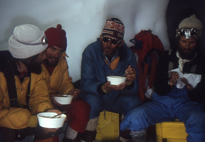 Alpinisti v taboru 1. FOTO: Arhiv Toneta Škarje