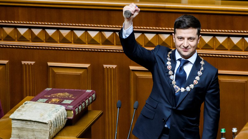 Fotografija: Prvi korak novega ukrajinskega predsednika je bila razpustitev parlamenta. FOTO: Reuters