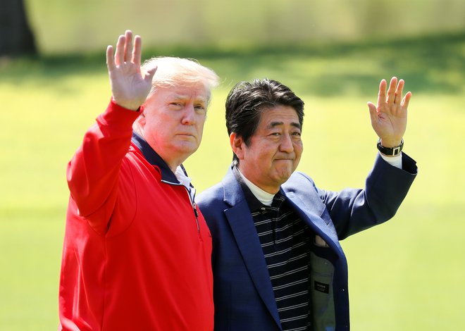 Trump in Abe. FOTO: Reuters