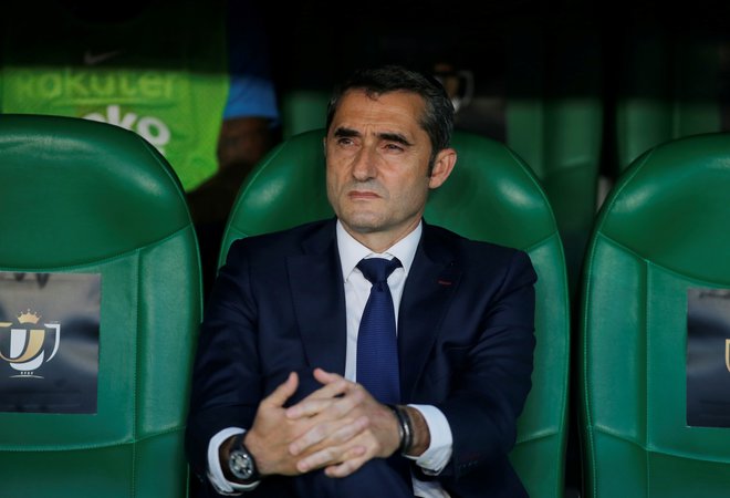 Barcelonin trener Ernesto Valverde naj bi še užival zaupanje predsednika kluba, toda ... FOTO: Reuters