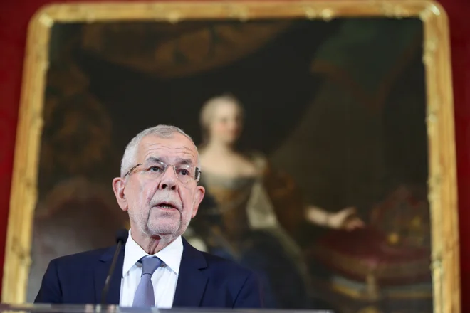 Avstrijski predsednik Alexander Van der Bellen mora v nekaj dneh najti začasnega voditelja zvezne vlade. FOTO: Reuters
