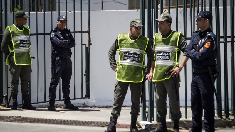 Fotografija: Sojenje trojici za umor Skandinavk poteka na zastraženem sodišču v mestu Sale v bližini prestolnice Rabat. FOTO: Fadel Senna/AFP