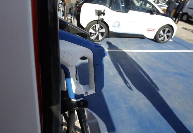 Stroški lastništva bodo za drugega, tretjega in naslednje lastnike električnih vozil še precej nižji, kar bo pospešilo elektrifikacijo. FOTO Mavric Pivk/Delo