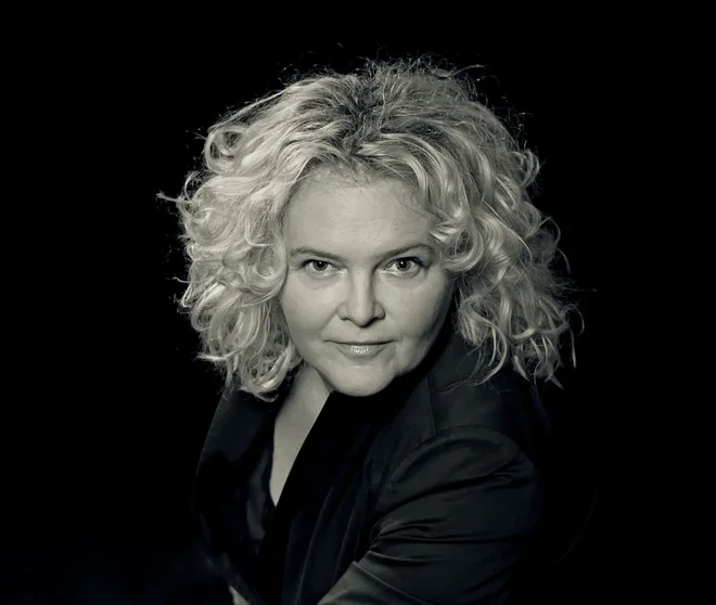 Katja Pegan meni, da je nagrada <em>tantadruj</em>, ki jo je prejela za življenjsko delo, namenjena vsem, ki so v Kopru želeli in si upali, ampak niso imeli sreče, da bi vzpostavili profesionalno gledališče. Foto Jaka Varmuž