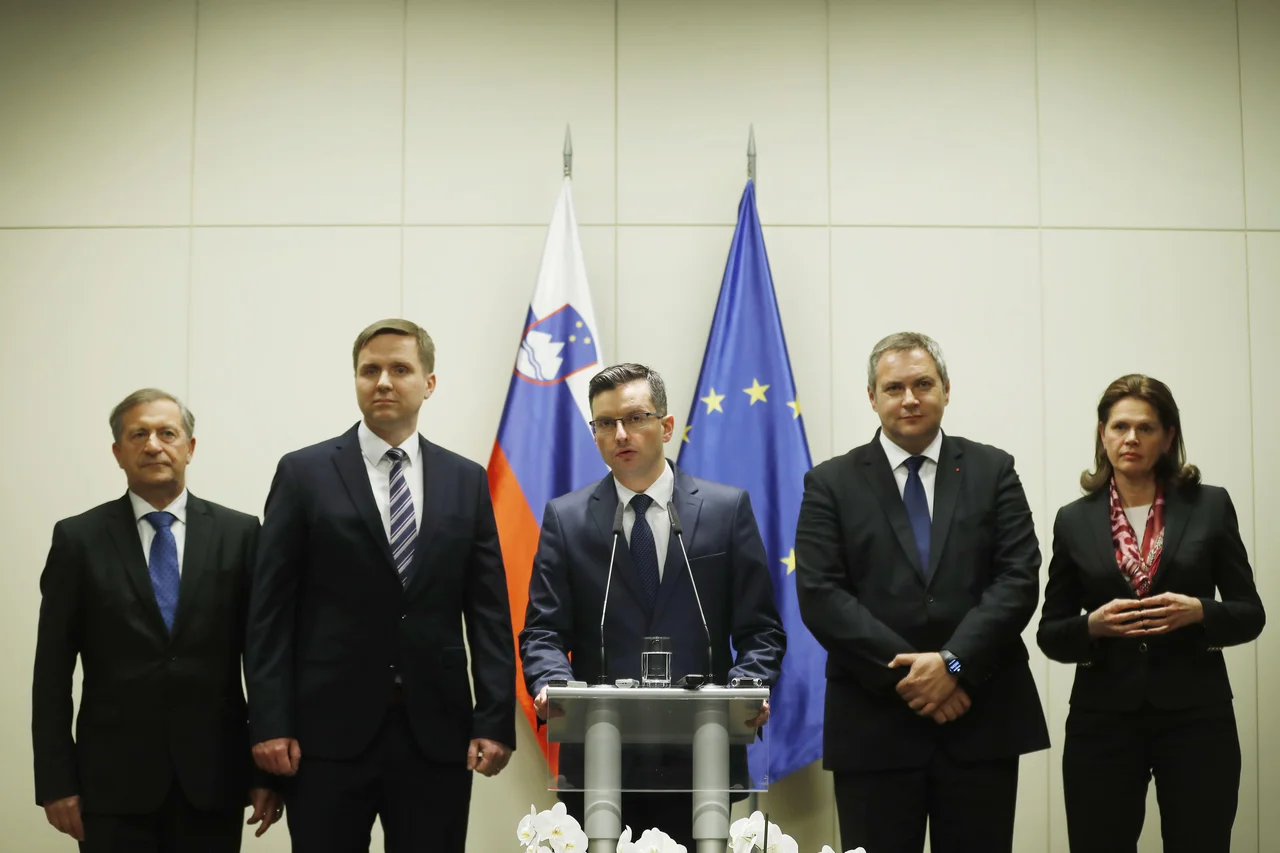 Fotografija: Koalicijski partnerji bodo po treh mesecih na vrhu znova razpravljali o prednostnih nalogah in načinu, kako jih izpolniti. FOTO: Leon Vidic/Delo