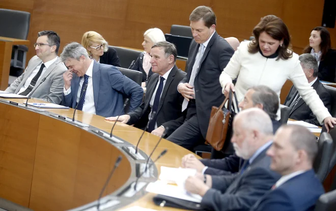 Vlada je v prvih šestih mesecih delovanja v primerjavi s tremi predhodnicami obravnavala in sprejela najmanj zakonodajnih predlogov. FOTO: Roman Šipić