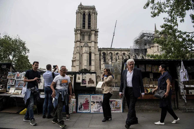 Z bogoslužjem, ki ga bodo v živo prenašali na katoliškem programu KTO, bodo obeležili praznik posvetitve katedral. FOTO: Christophe Archambault/Afp