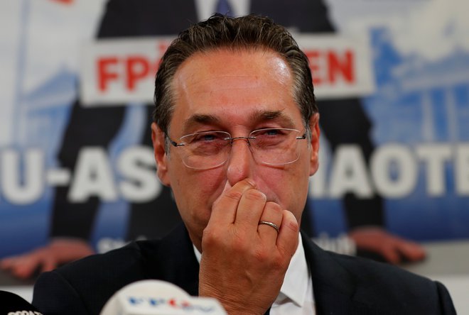 Nekdanji vodja avstrijskih svobodnjakov in podkancler Heinz-Christian Strache, ki ga je odnesla avstrijska afera Ibiza, je danes sporočil, da se odpoveduje mandatu evropskega poslanca. FOTO: Reuters
