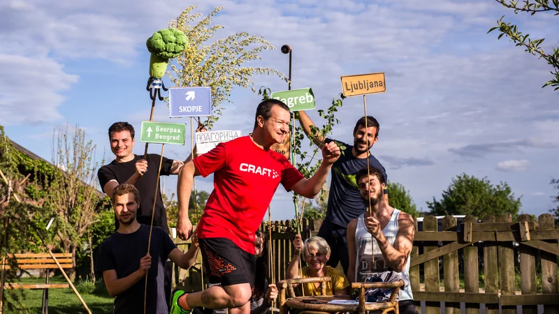 Komik na službeni poti po Balkanu. FOTO: osebni arhiv