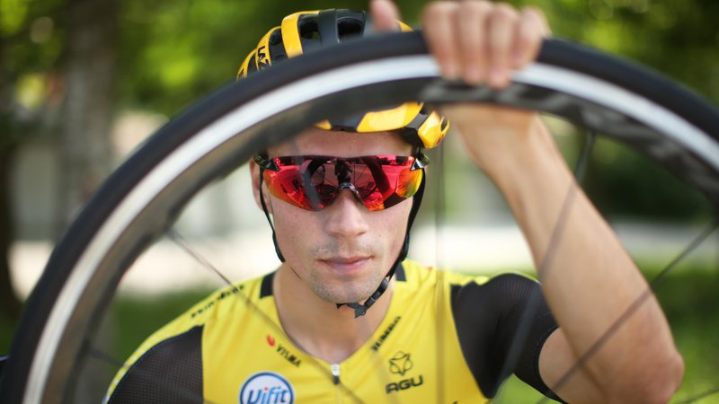 Fotografija: Za Primoža Rogliča je bil letošnji Giro d'Italia nova izkušnja, kot kapetan ekipe se je boril za zmago. FOTO: Jure Eržen/Delo