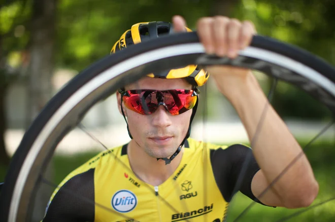 Za Primoža Rogliča je bil letošnji Giro d&#39;Italia nova izkušnja, kot kapetan ekipe se je boril za zmago. FOTO: Jure Eržen/Delo