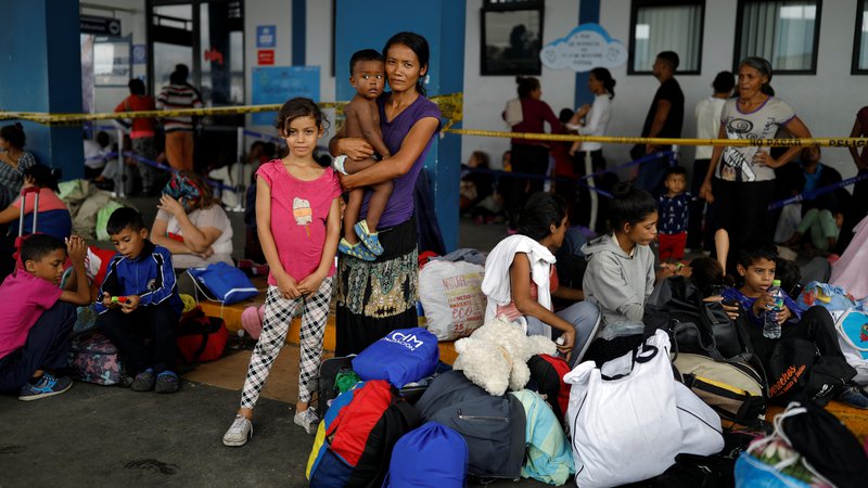 Fotografija: Ob svetovnem dnevu beguncev, 20. juniju, je visoki komisar za begunce Svetovne organizacije (UNHCR) objavil žalostni rekord: približno 71 milijonov ljudi po vsem svetu je bilo prisiljenih pobegniti s svojih domov. FOTO: Reuters