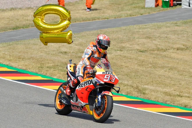 Marc Marquez je proslavil jubilejno deseto zmago v Nemčiji že na progi. FOTO: AFP